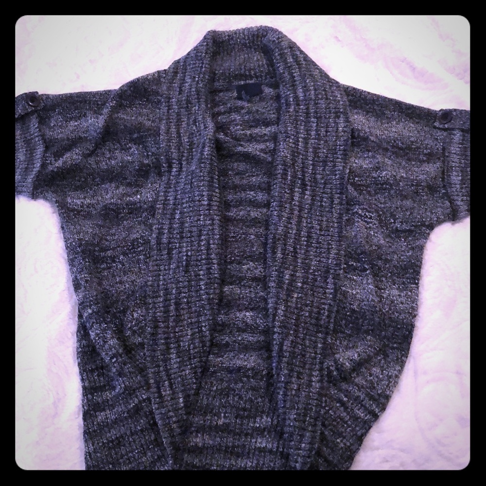 Knit grey short sleeve cardigan